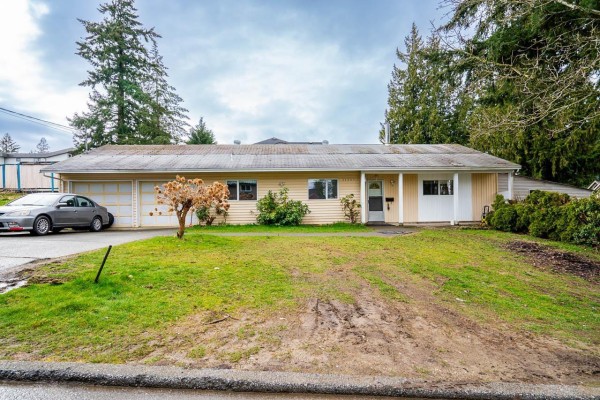 11397 141a Street, Surrey, BC V3R8Z1 Photo 2