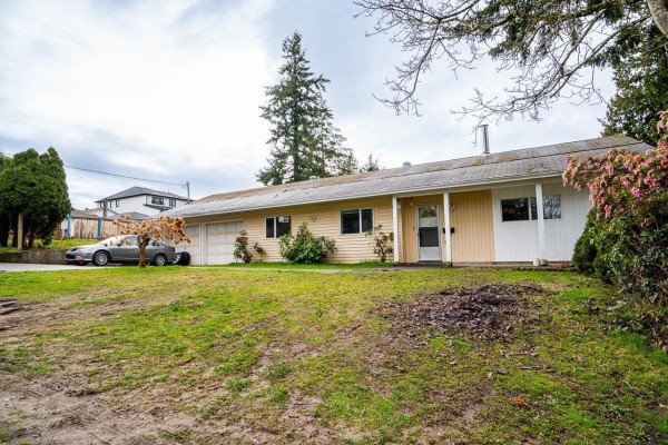 11397 141a Street, Surrey, BC V3R8Z1 Photo 3