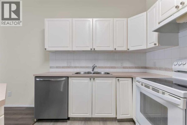 Bedroom - 114, 2850 51 Street Sw, Calgary, AB T3E6S7 Photo 5
