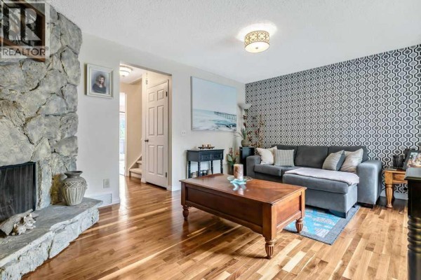 Dining room - 114, 6103 Madigan Drive Ne, Calgary, AB T2A5K9 Photo 3