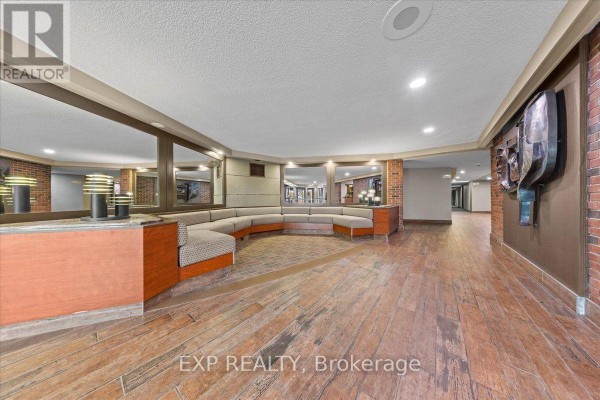 114 - 20 Chesterton Drive, Ottawa, ON K2E6Z7 Photo 3