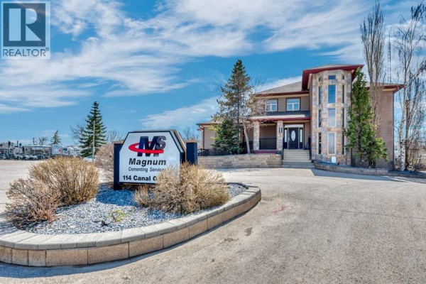 114 & 118 Canal Garden, Strathmore, AB T1P1Y4 Photo 5