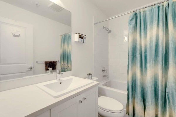 114 13628 81a Avenue, Surrey, BC V3W3E2 Photo 5