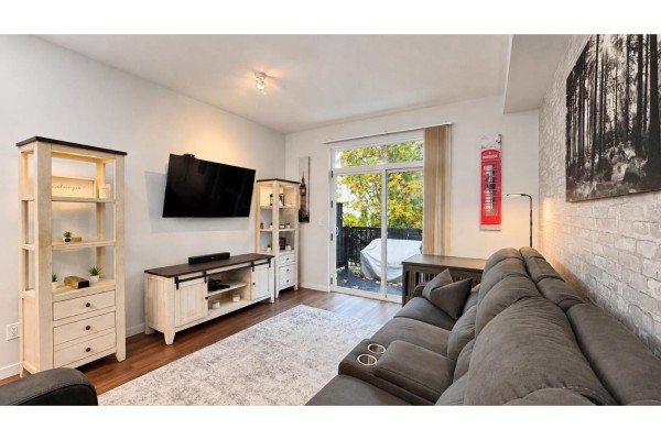 114 14833 61 Avenue, Surrey, BC V3S6T6 Photo 3