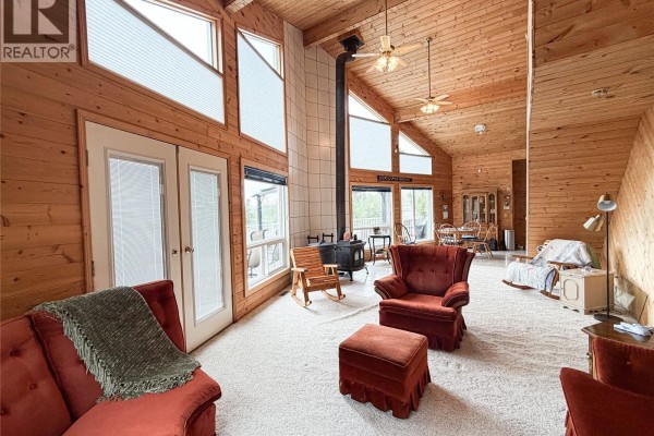 Living room - 114 2nd Avenue, Loon Lake, SK S0M0C1 Photo 3