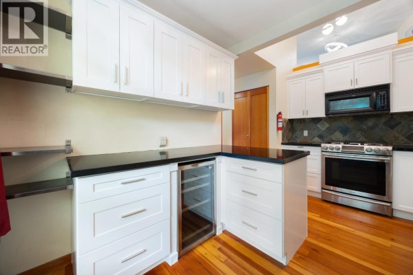 114 8 Renaissance Square, New Westminster, BC V3M7A9 Photo 5
