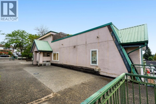 114 918 Roderick Avenue, Coquitlam, BC V3K1R1 Photo 3