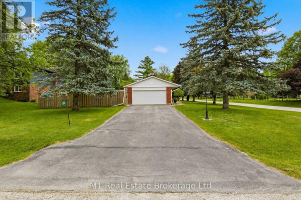 Family room - 114 Angelica Street, Centre Wellington, ON N1M2Z6 Photo 4