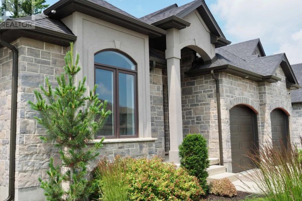 114 Beech Boulevard, Tillsonburg, ON, photo 2