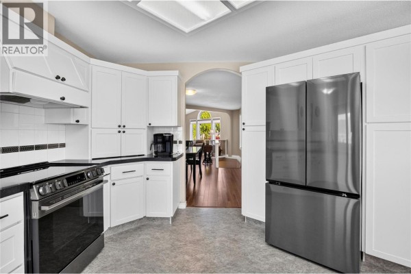 Den - 114 Brentview Court, Penticton, BC V2A8H2 Photo 4
