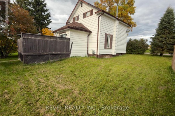 Bedroom - 114 Circle Place, Iroquois Falls, ON P0K1G0 Photo 4