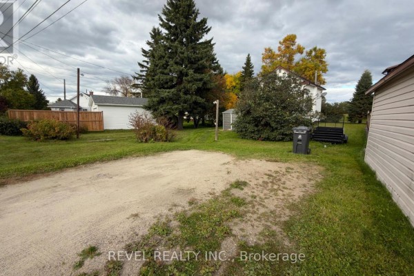 Bedroom - 114 Circle Place, Iroquois Falls, ON P0K1G0 Photo 5