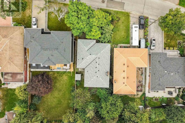 Eating area - 114 Elmcrest Road, Toronto, ON M9C3R9 Photo 4