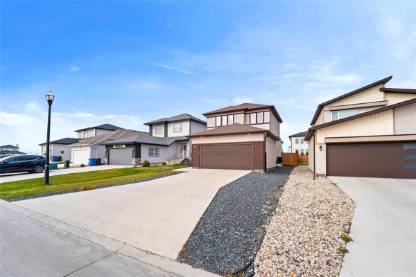 Great room - 114 Hughes Crescent, Winnipeg, MB R3Y2B8 Photo 3