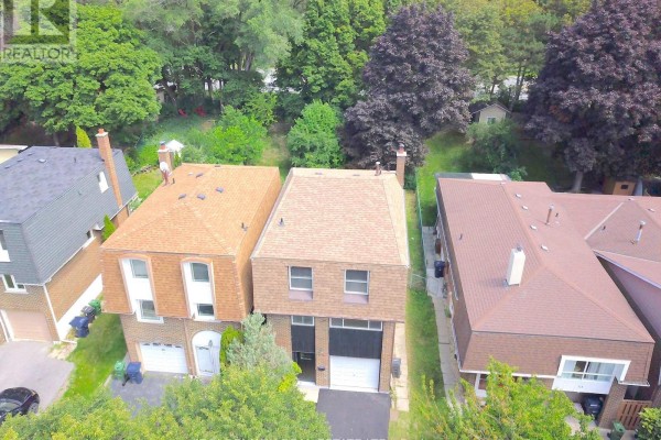 114 Loganberry Crescent, Toronto, ON, photo 2