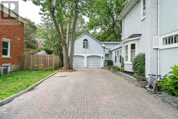 Family room - 114 Main Street, Markham, ON L3R2G2 Photo 4