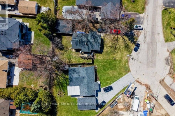 114 Ringwood Road, Oakville, ON, photo 3