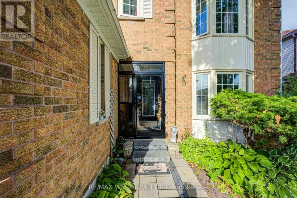 114 Robert Adams Drive, Clarington, ON L1E2C5 Photo 3