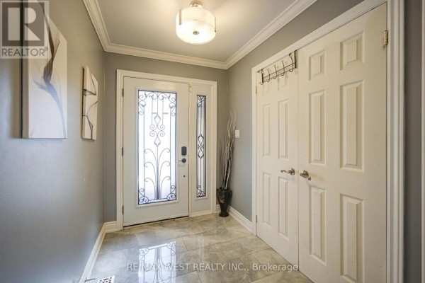 114 Robert Adams Drive, Clarington, ON L1E2C5 Photo 4