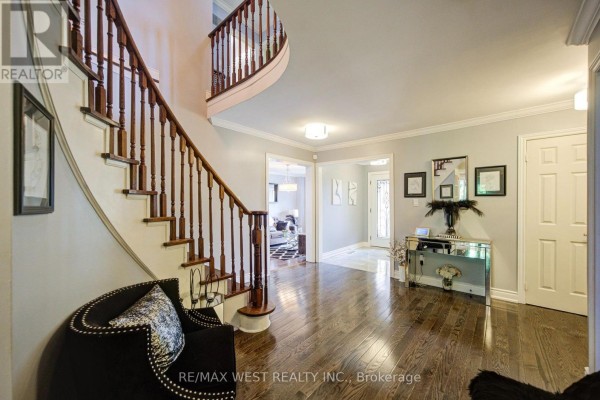 114 Robert Adams Drive, Clarington, ON L1E2C5 Photo 5