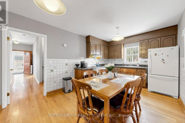 Kitchen - 114 Rosemount Avenue, Toronto, ON M6H2M7 Photo 4