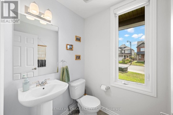Mud room - 114 Sweetvalley Drive, Ottawa, ON K4A1A4 Photo 5