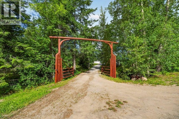 Office - 1140 Diamond Rock Road, Enderby, BC V4Y4H7 Photo 4