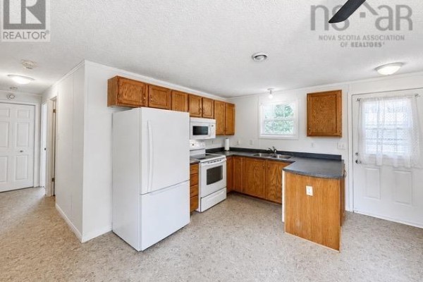 1140 Susan Drive, Beaver Bank, NS, photo 2