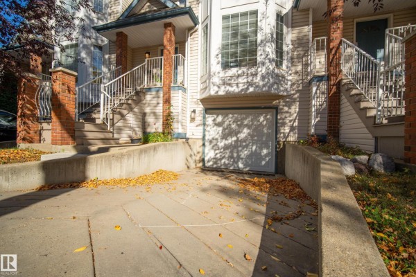 Kitchen - 11410 102 Av Nw, Edmonton, AB T5K0P9 Photo 3