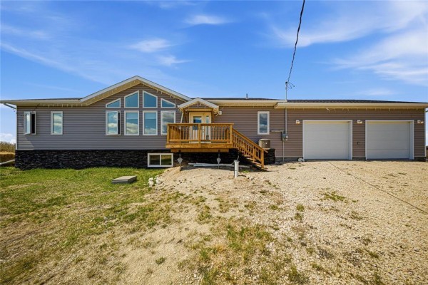 Living room - 114108 Pth 7 Highway, Fraserwood, MB R0A1A0 Photo 3