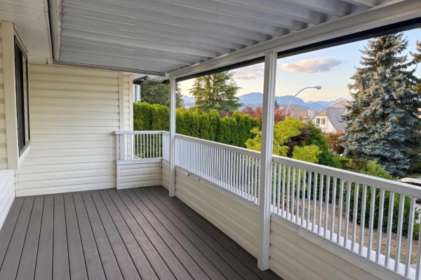 11411 Wellington Crescent, Surrey, BC V3R9H1 Photo 3