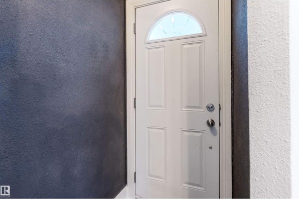 Primary Bedroom - 11414 84 St Nw, Edmonton, AB T5B3B4 Photo 3