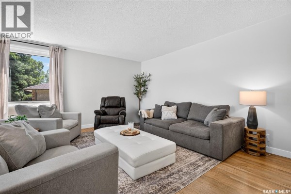 Bedroom - 1142 Elgin Avenue, Moose Jaw, SK S6H4H1 Photo 5