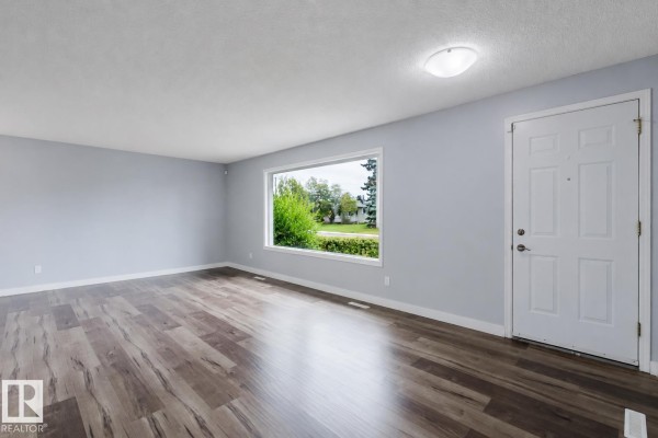 Bedroom 2 - 11420 46 Av Nw, Edmonton, AB T6H0A5 Photo 5