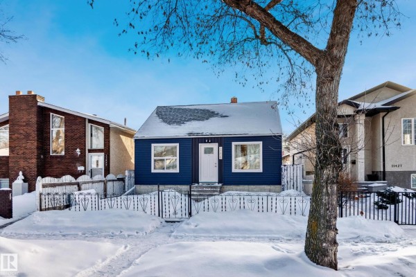 Primary Bedroom - 11429 89 St Nw, Edmonton, AB T5B3T7 Photo 4