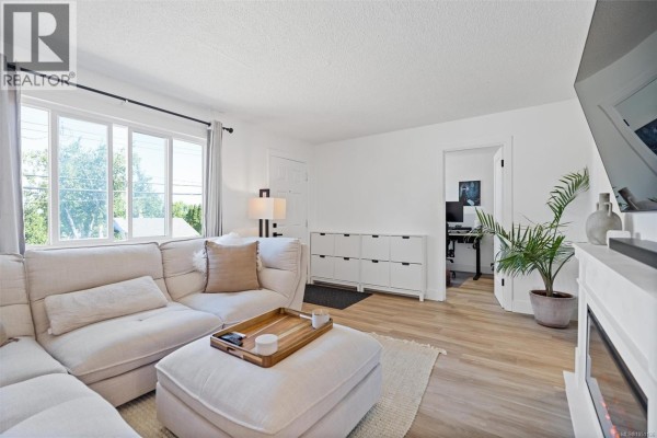 Patio - 1143 Lockley Rd, Esquimalt, BC V9A4S5 Photo 3