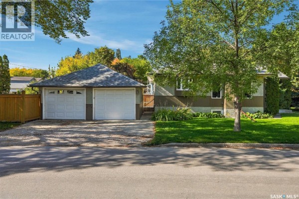 Living room - 1144 2nd Street E, Saskatoon, SK S7H1R5 Photo 2