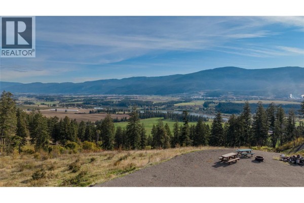 1144 Page Road Unit# 2, Armstrong, BC V4Y0P8 Photo 3