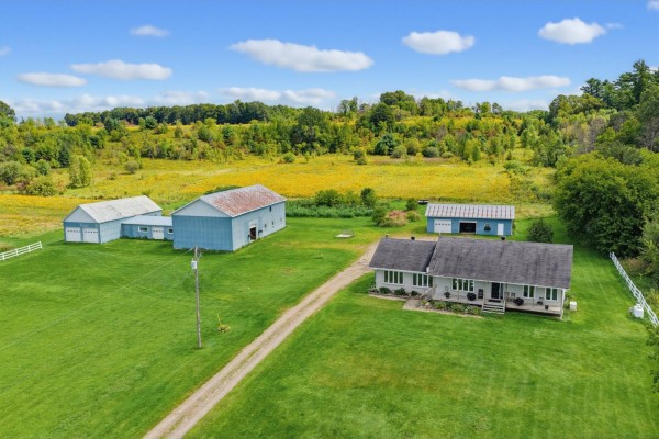 Family room - 1144 Route 148, Litchfield, QC J0X1K0 Photo 2