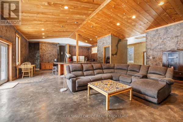 Foyer - 11441 Levere Road, North Dundas, ON K0E1S0 Photo 5
