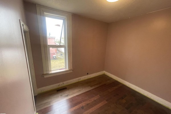 Bedroom 3 - 11444 97 St Nw, Edmonton, AB T5G1X5 Photo 5