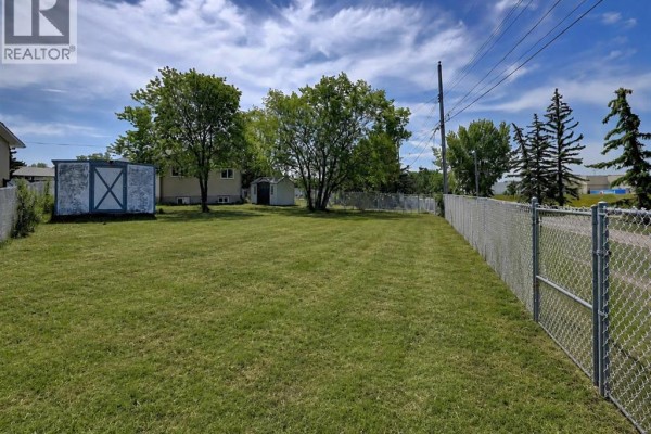 Bedroom - 11448 97 Street, Grande Prairie, AB T8V3N2 Photo 3