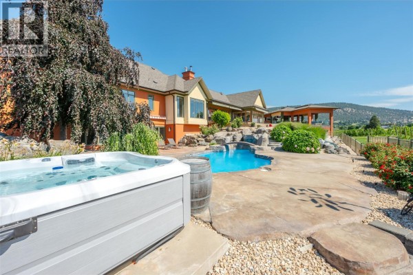 Full bathroom - 1145 Chapman Road, Penticton, BC V2A8T6 Photo 4