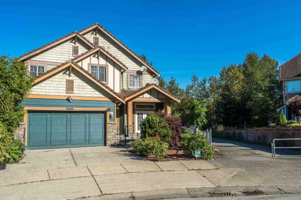 11455 154a Street, Surrey, BC V3R2V7 Photo 2