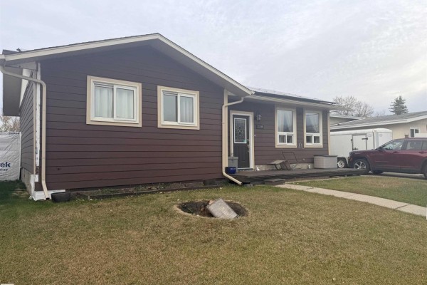 11460 152b Av Nw, Edmonton
