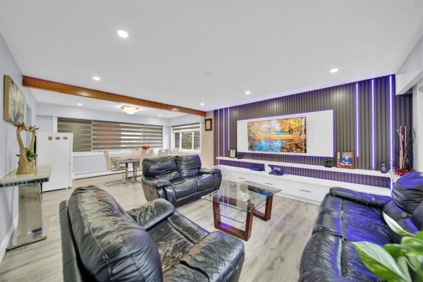 11465 139a Street, Surrey, BC V3R3E9 Photo 3