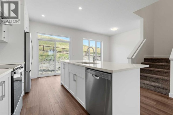 Kitchen - 1147 Fowler Road Sw, Airdrie, AB T4B5M6 Photo 3