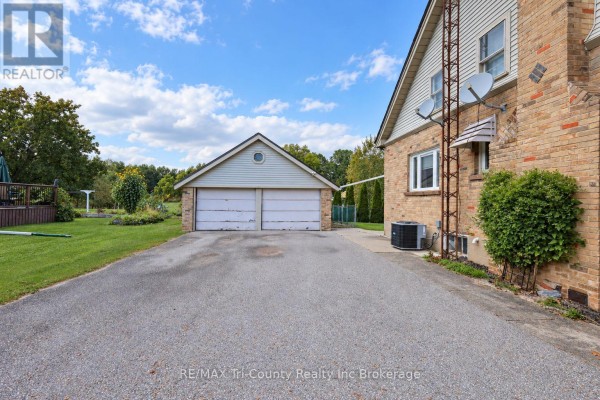 Family room - 11475 Plank Road, Bayham, ON N0J1H0 Photo 3