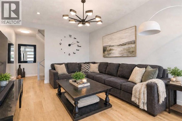 Bedroom - 115, 408 27 Avenue Ne, Calgary, AB T2E2A4 Photo 4