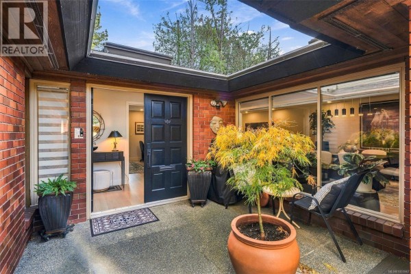Ensuite - 115 2345 Cedar Hill Cross Rd, Oak Bay, BC V8P5M8 Photo 3